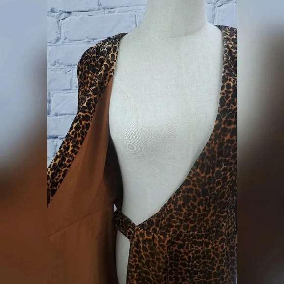 NWT J. Crew True Wrap Lined Dress in  Drapey Velvet Leopard Print Midi Size 00 - Picture 9 of 16